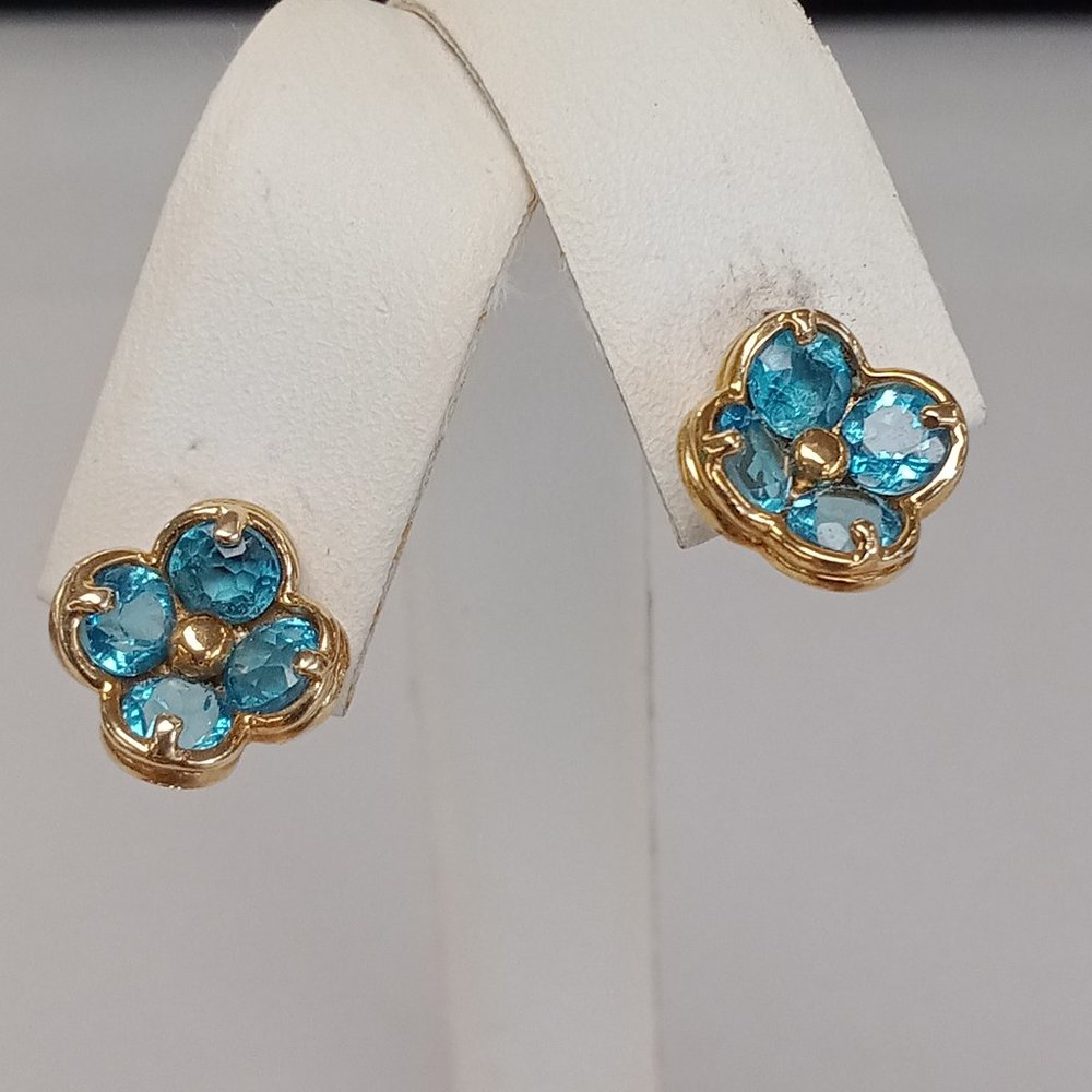 14k ladies flower earrings